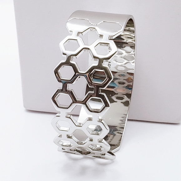 Absolutely Gorgeous Jonathan Adler Geometric Honeycomb Front Bangle - Picture 6 of 9